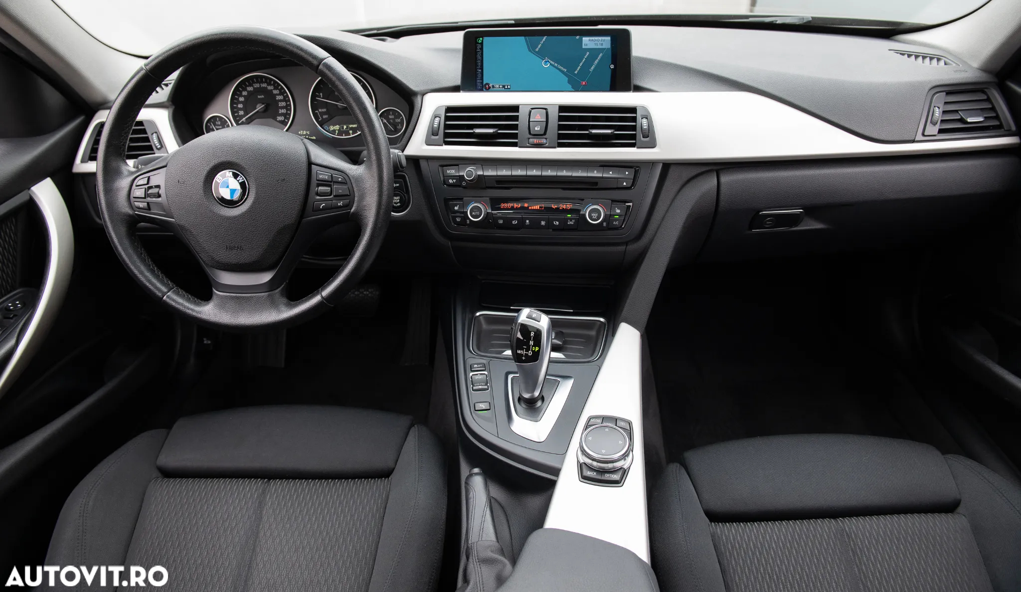 BMW Seria 3 320d Touring Aut. - 28