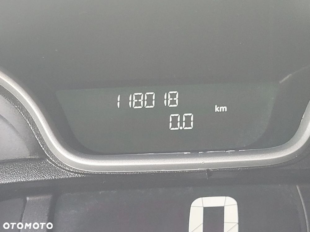 Renault TRAFIKA - 13