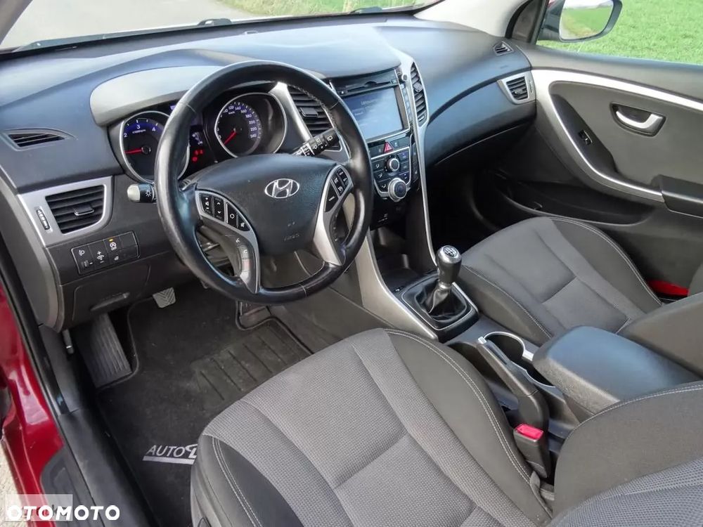 Hyundai i30 1.6 CRDi BlueDrive Premium DCT - 11