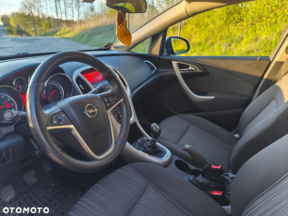 Opel Astra 1.4 Turbo - 11