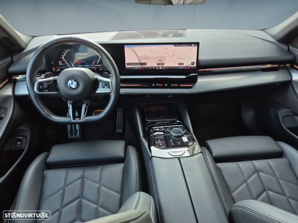 BMW 520 d Pack Desportivo M - 11