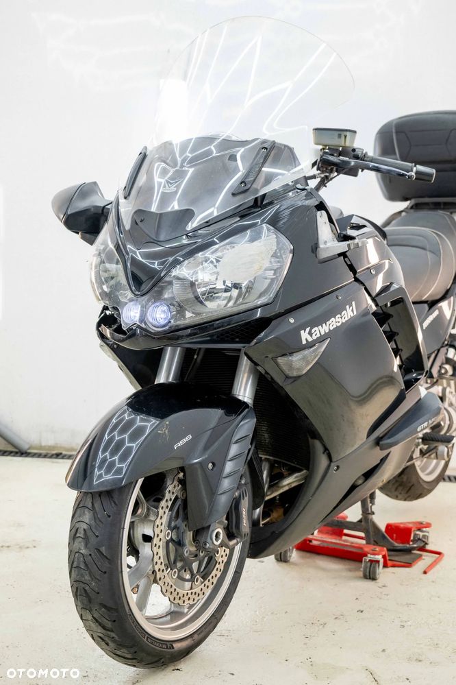 Kawasaki GTR - 10