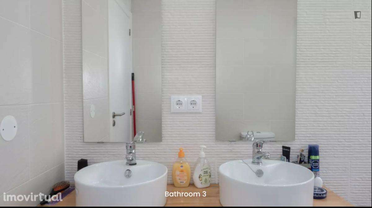 Quarto - localizado em Lisbon - Grande imagem: 5/8