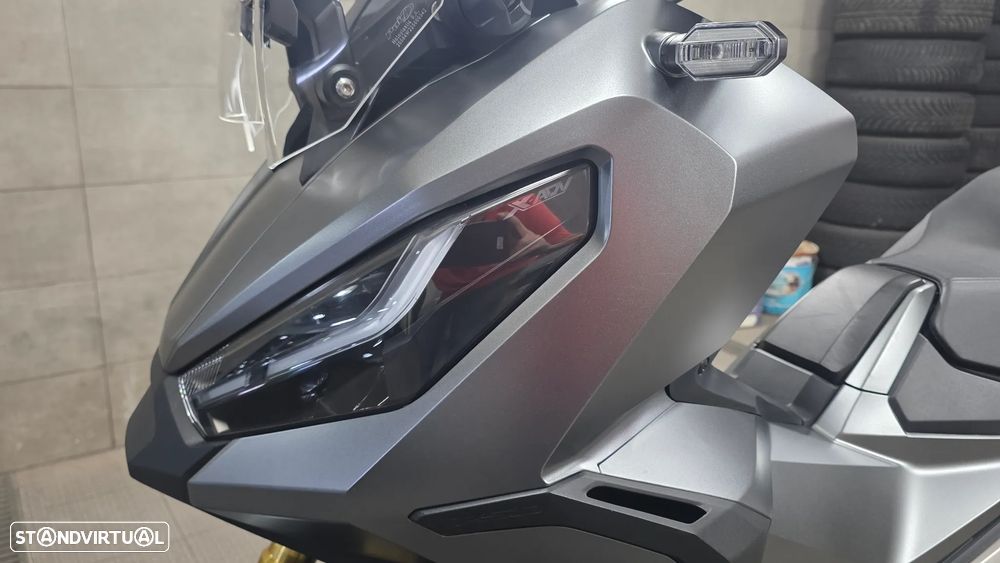 Honda X-ADV Escape Akrapovic Top Case - 22