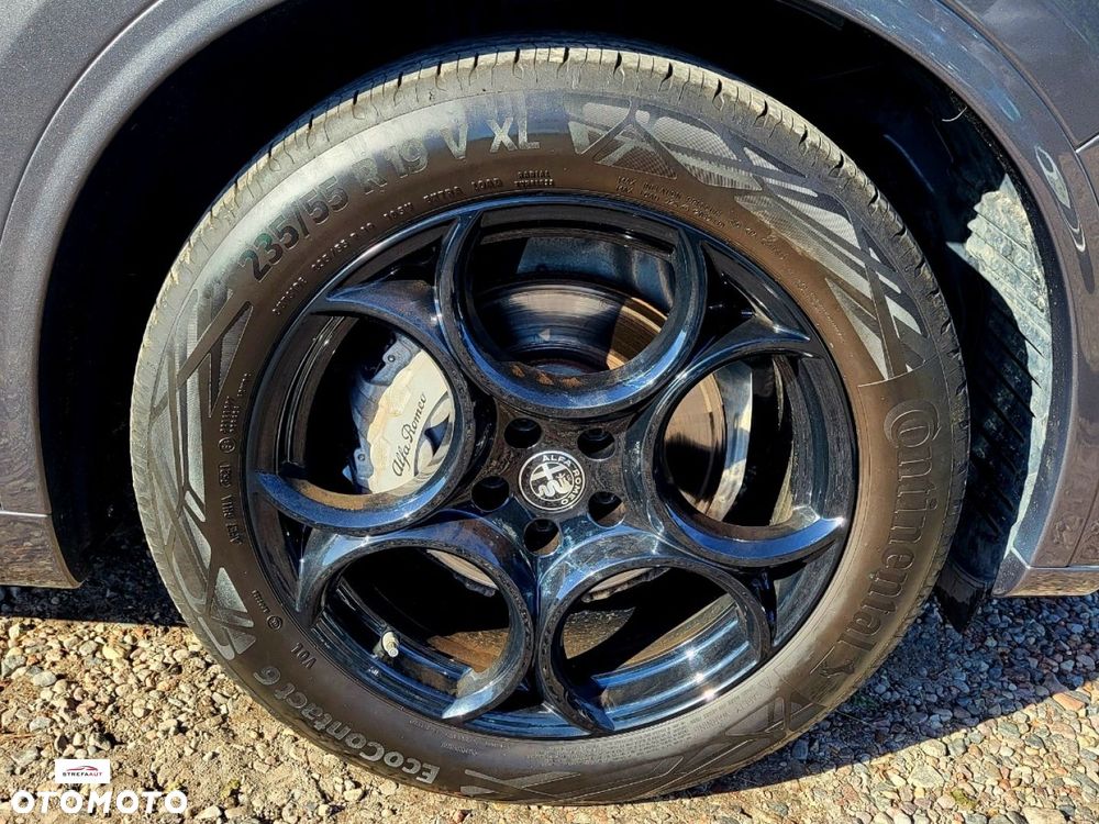Alfa Romeo Stelvio - 18