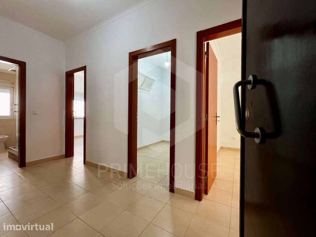 Apartamento T2+1 recuperado com terraço no Fogueteiro, Seixal. - Grande imagem: 2/26