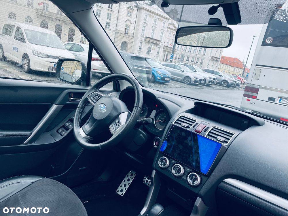 Subaru Forester 2.0 XT Platinum Lineartronic - 17