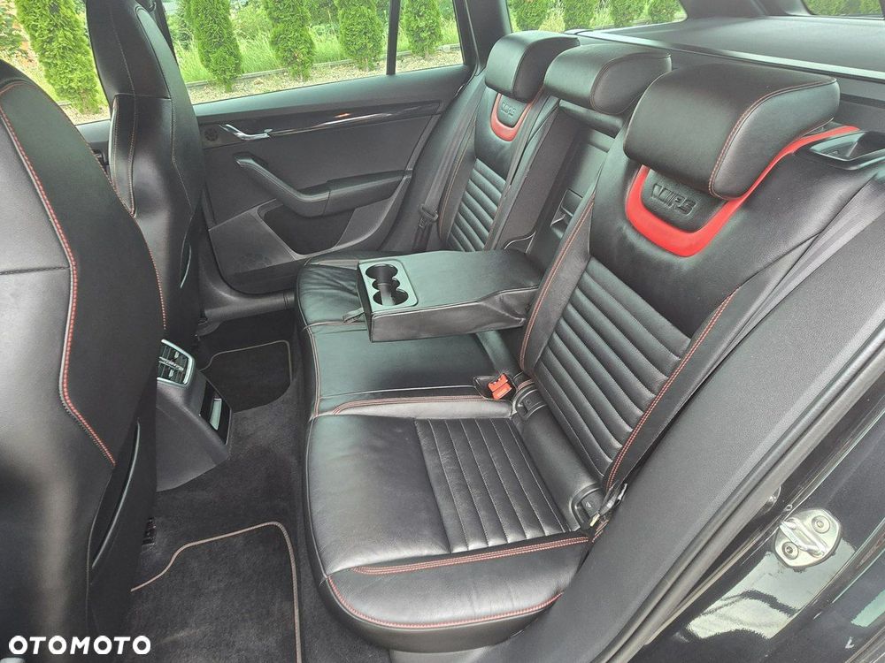 Skoda Octavia 2.0 TDI RS Challenge DSG - 32