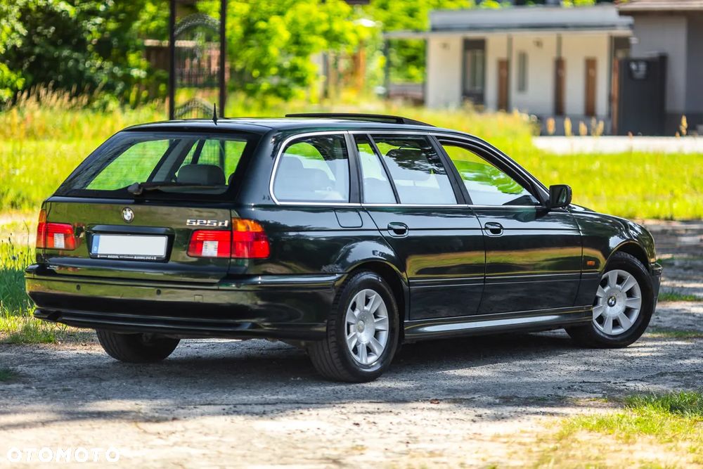 BMW Seria 5 525d Touring - 12
