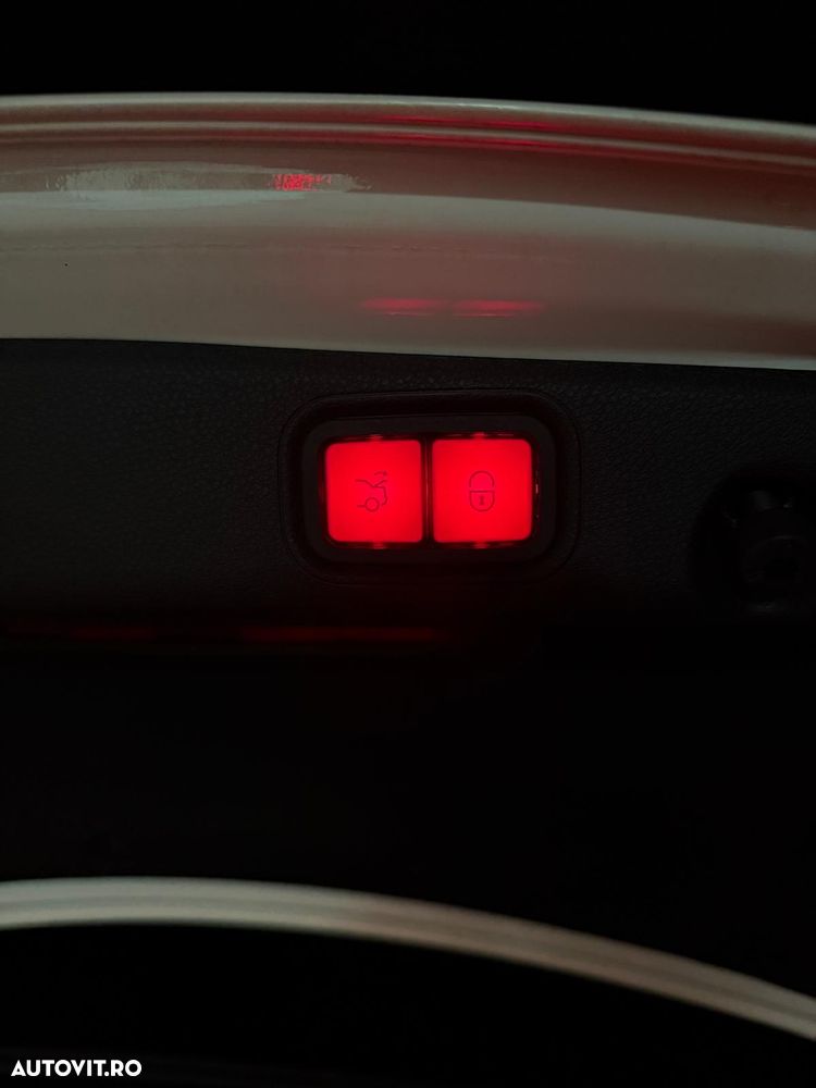 Mercedes-Benz E 43 AMG 4Matic 9G-TRONIC - 22