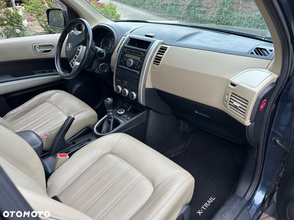 Nissan X-Trail 2.0 dCi 4x4 DPF LE - 22