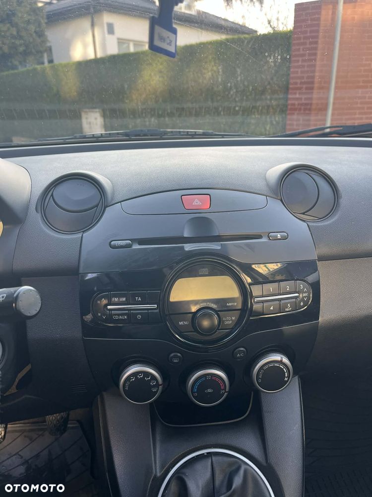 Mazda 2 - 13