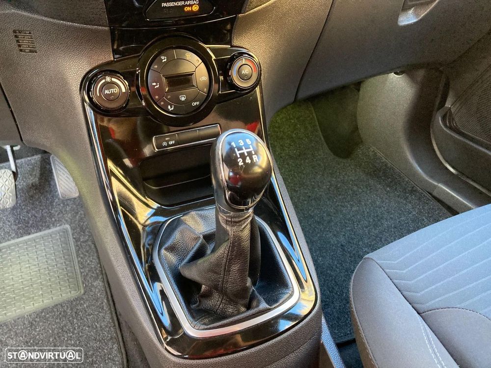 Ford Fiesta 1.0 S&S Titanium - 23