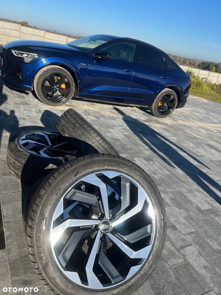 Audi Q8 Sportback e-tron 55 quattro S line - 25