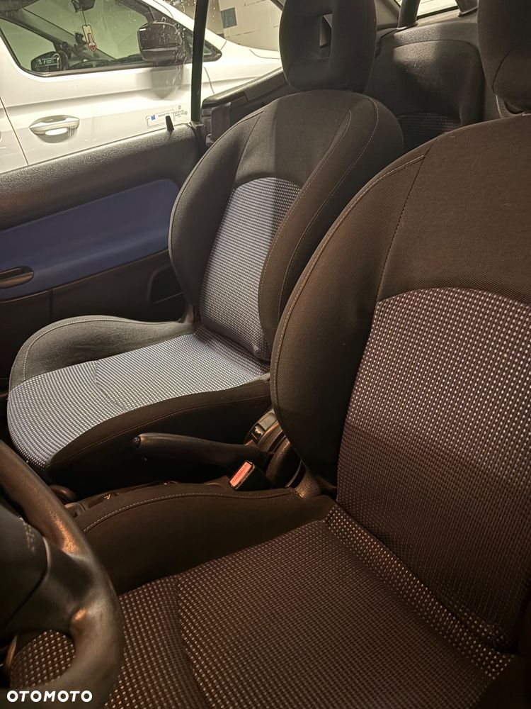 Peugeot 206 - 10