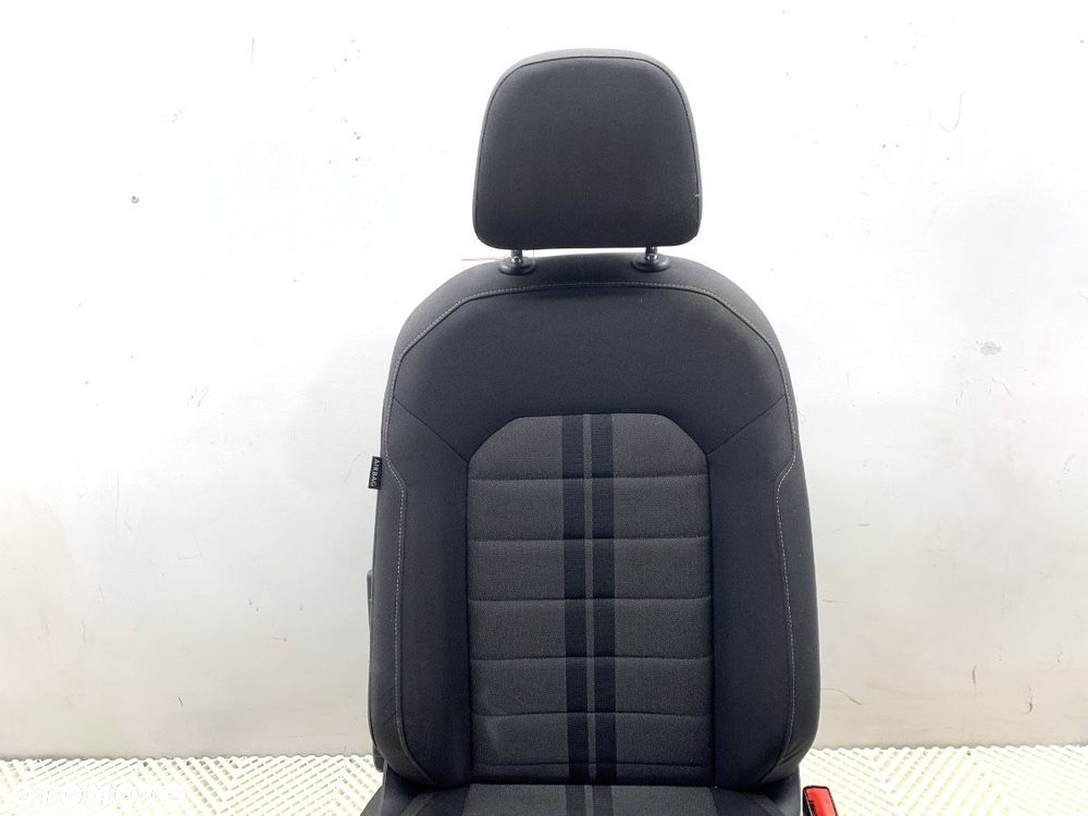 FOTEL PRAWY PRZÓD  VW GOLF VII (5G1, BQ1, BE1, BE2) 2012 - 2022 1.4 TSI 92 kW [125 KM] benzyna 2014 - 2