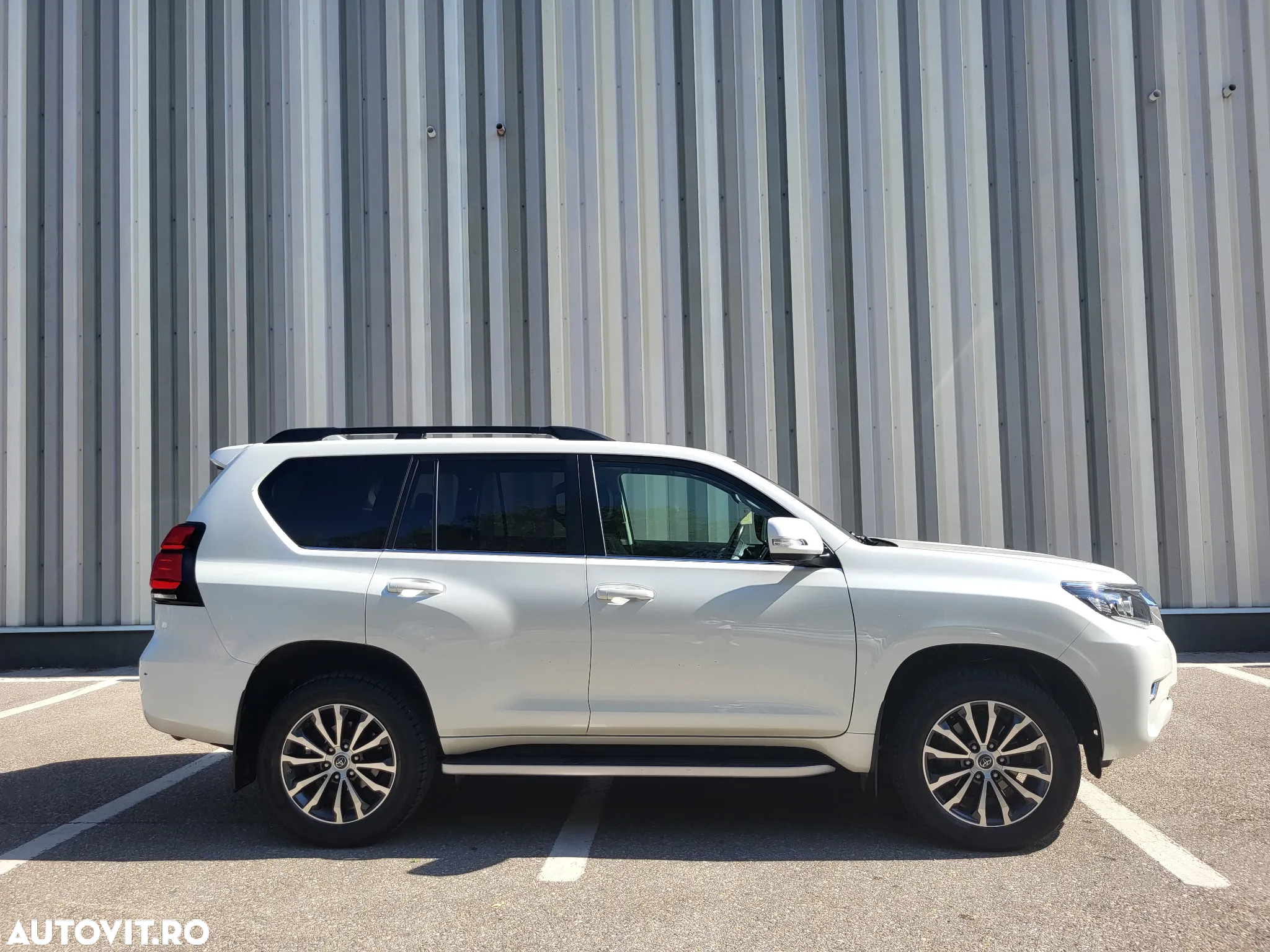 Toyota Land Cruiser 2.8l Turbo D-4D A/T AVS Luxury - 28