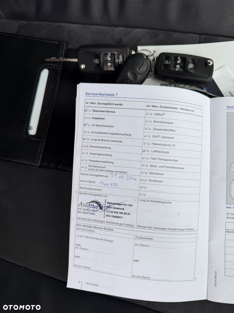 Volkswagen Multivan - 38