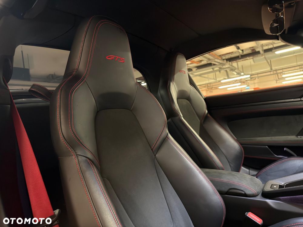 Porsche 911 Targa 4 GTS - 21