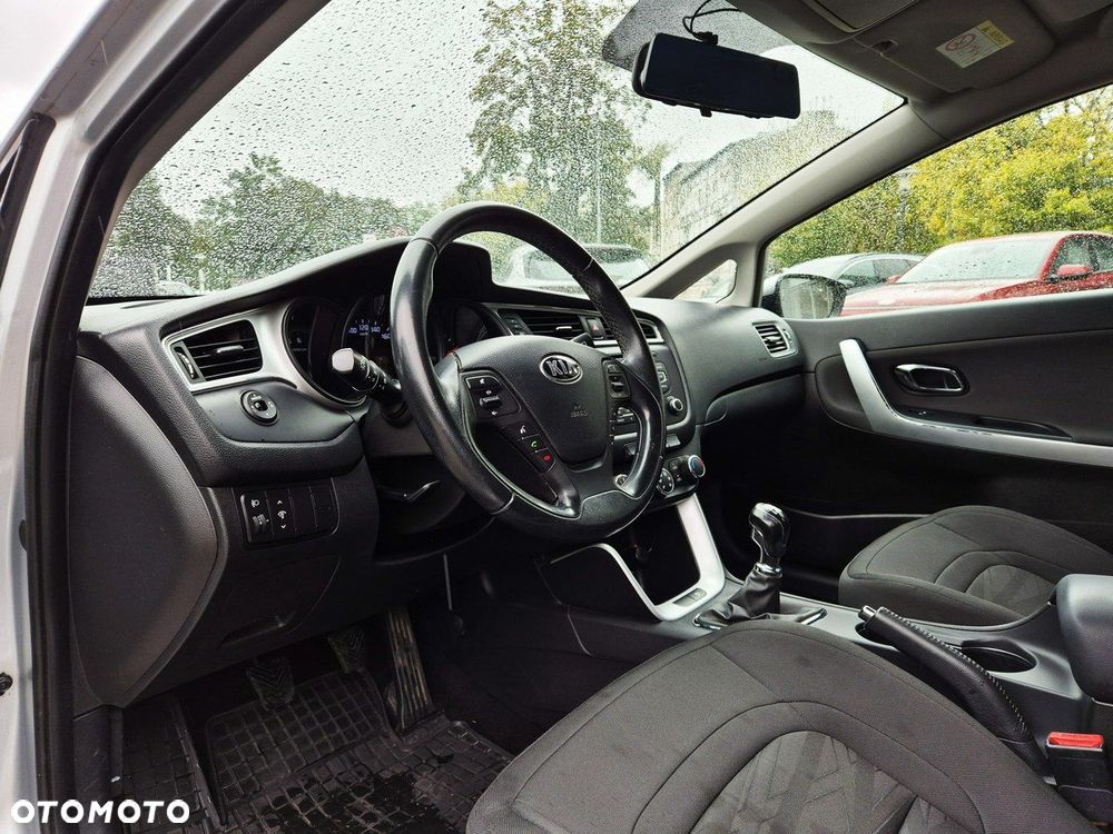 Kia Ceed - 9