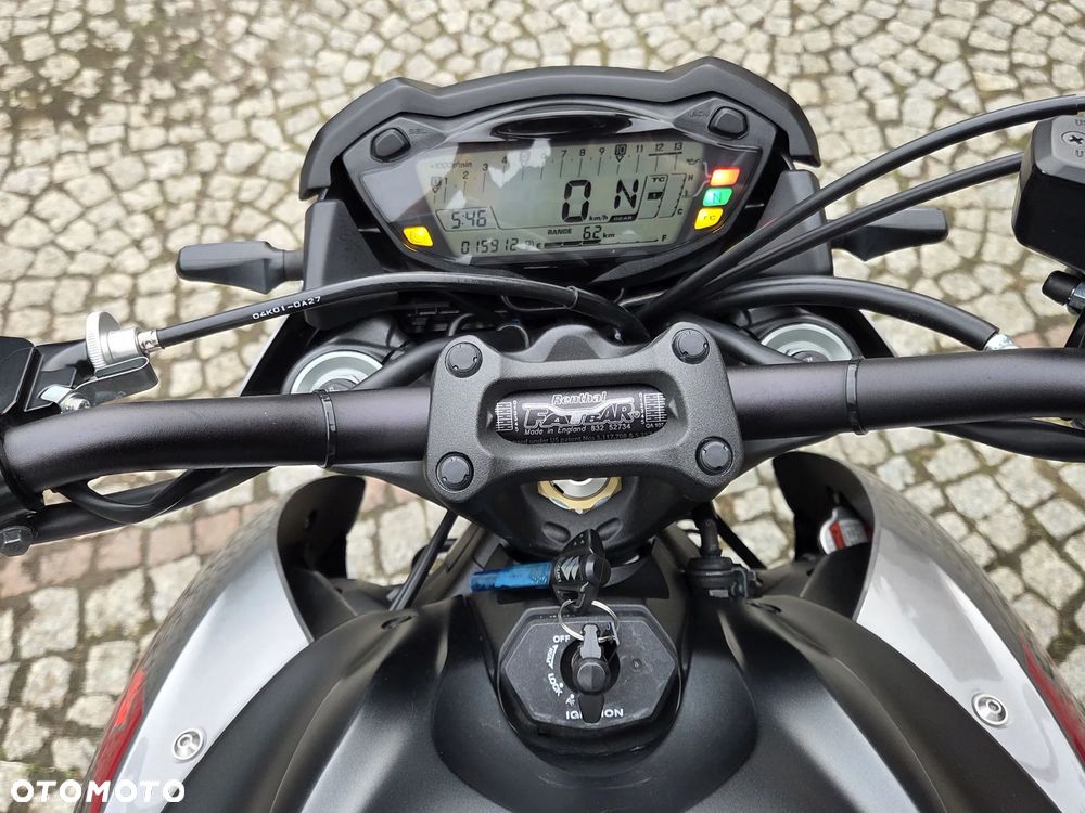 Suzuki GSX - 21