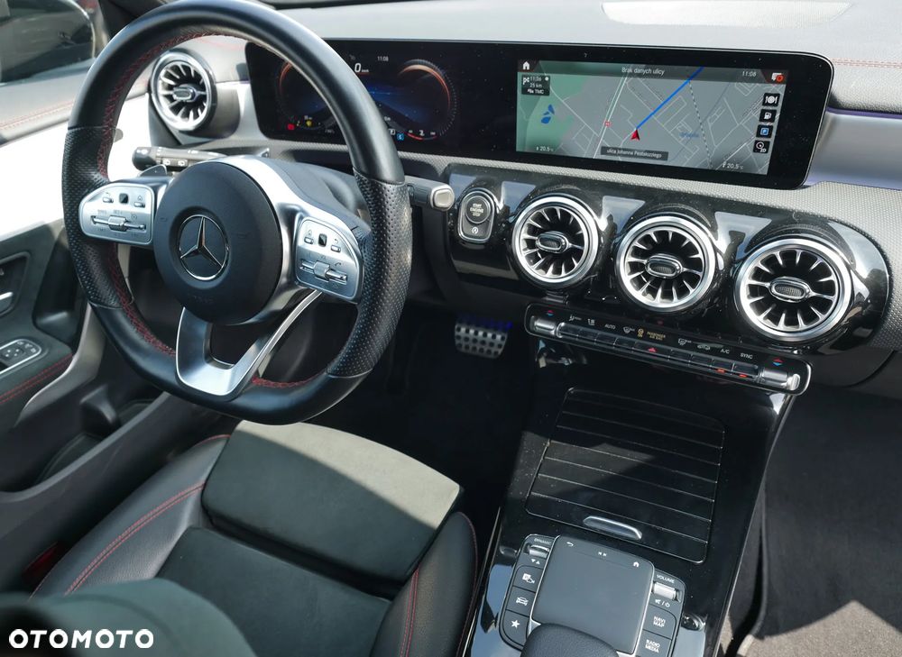 Mercedes-Benz CLA 180 7G-DCT AMG Line - 20