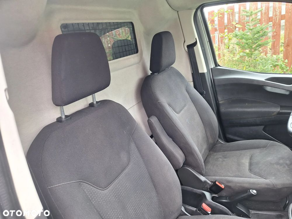 Ford Courier - 9