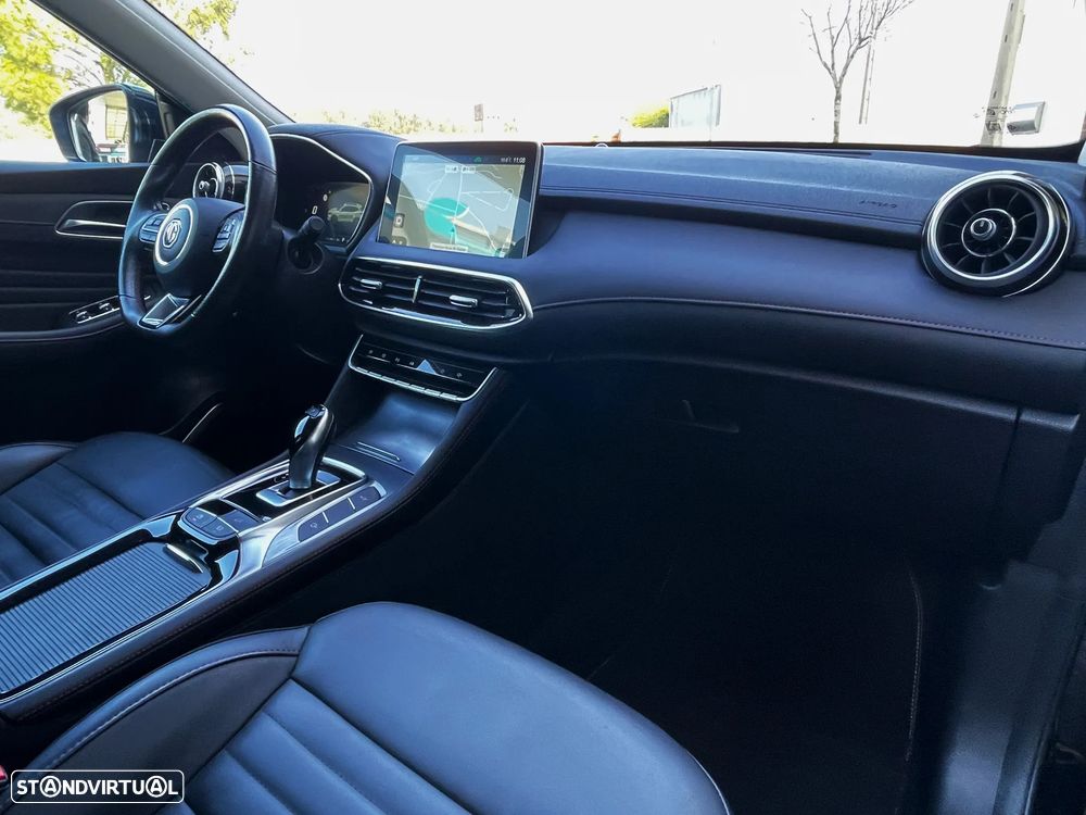 MG EHS Luxury - 21