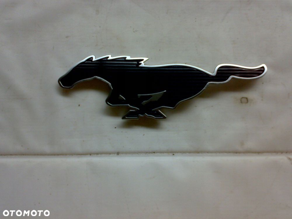 ford mustang mach-e - znaczek emblemat w zderzak przedni przód - 1