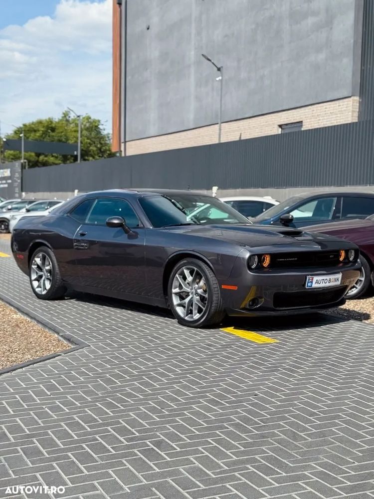 Dodge Challenger - 4