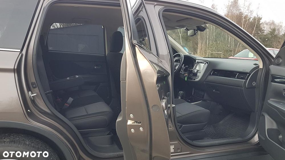 Mitsubishi Outlander 2.0 2WD CVT Spirit - 26