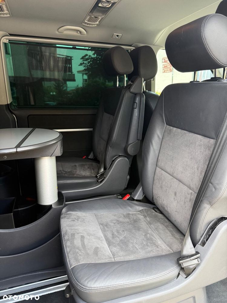 Volkswagen Multivan - 12