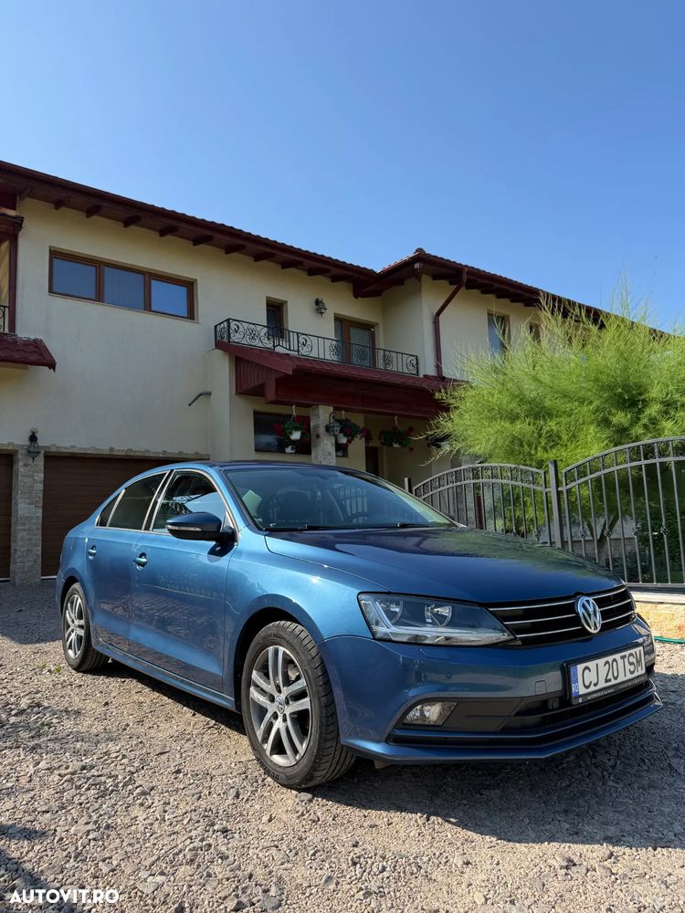 Volkswagen Jetta - 1