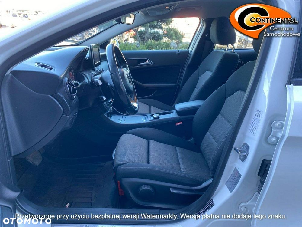 Mercedes-Benz GLA - 17