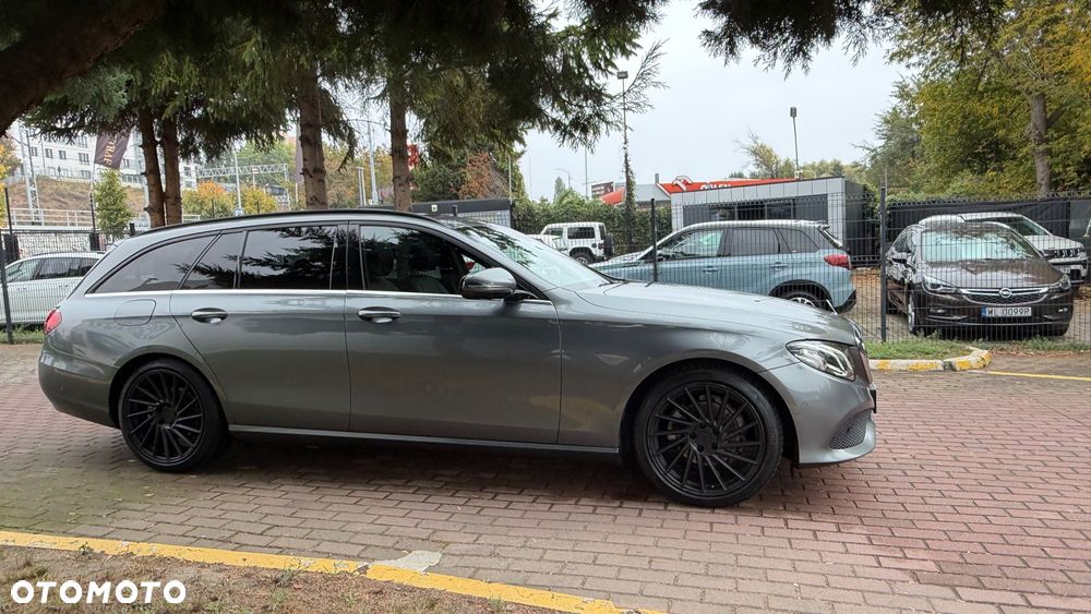 Mercedes-Benz Klasa E 200 CGI BlueEFFICIENCY Automatik Avantgarde - 13