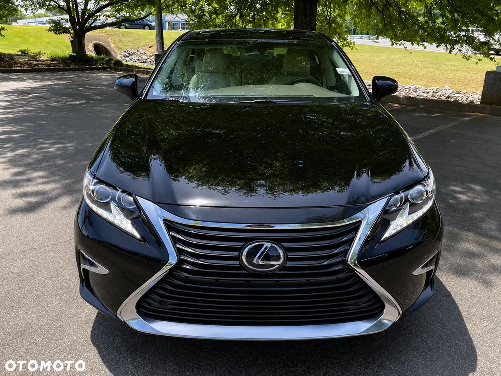Lexus ES - 2