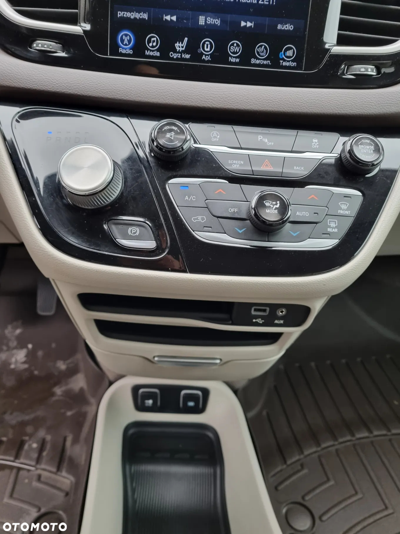 Chrysler Pacifica - 21