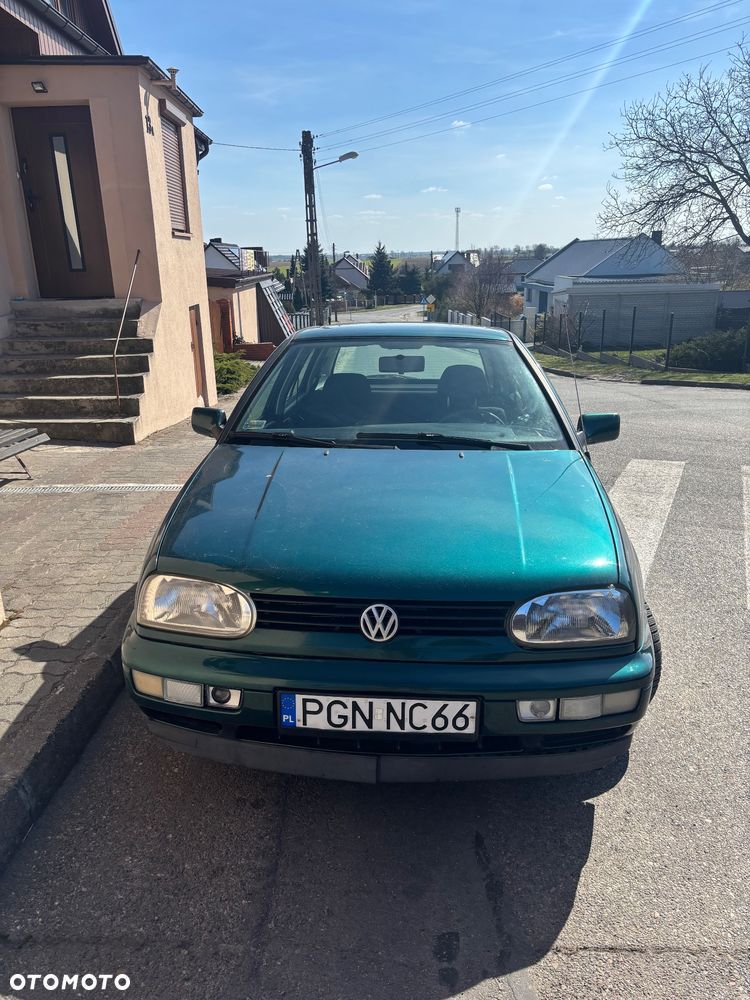 Volkswagen Golf - 4