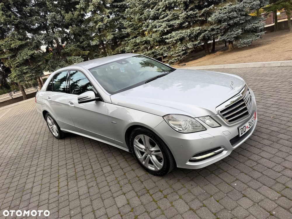 Mercedes-Benz E-Class 2011 photo 5