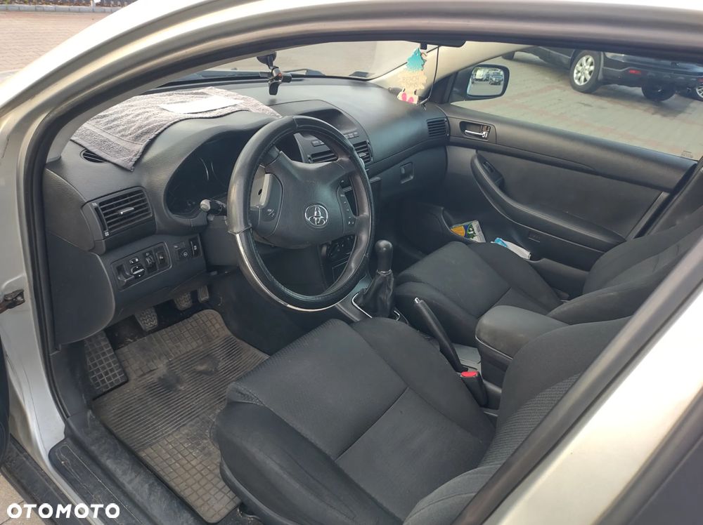 Toyota Avensis 1.8 VVT-i Sol - 5