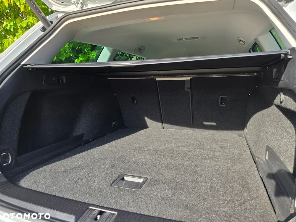Volkswagen Passat Variant 2.0 TDI EVO Elegance DSG - 8