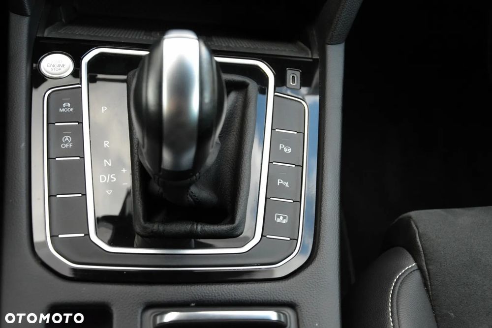 Volkswagen Passat - 35