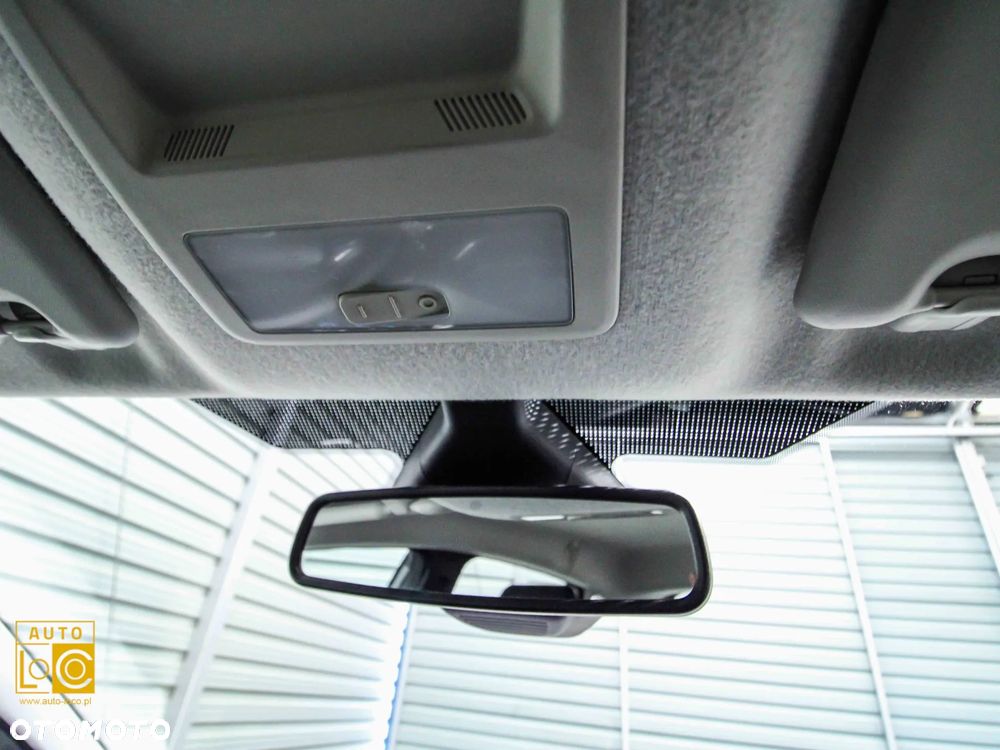 Ford Fiesta 1.1 S&S TITANIUM - 28