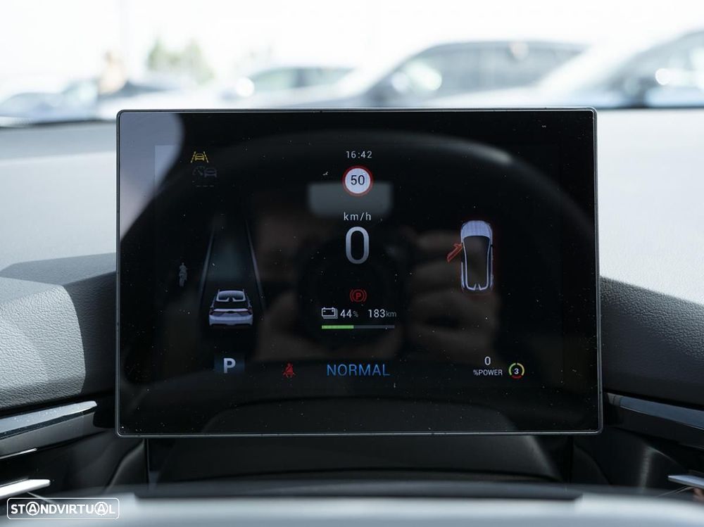 MG MG4 77 kWh Extended Range Luxury - 31