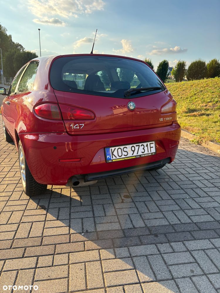 Alfa Romeo 147 1.6 Twin Spark Distinctive - 5