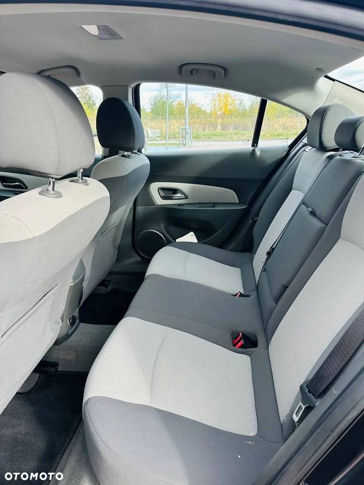 Chevrolet Cruze 1.8 LT - 9