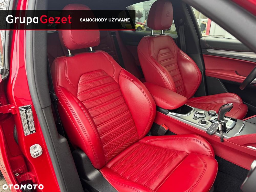 Alfa Romeo Stelvio - 17