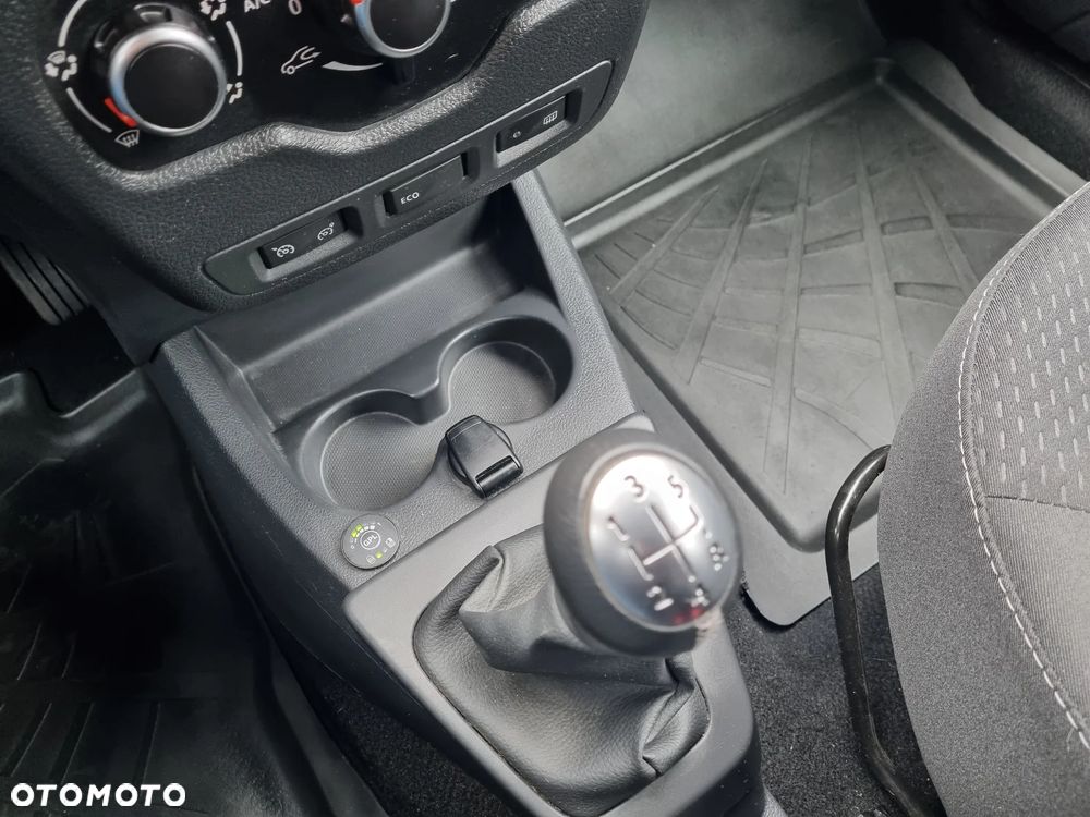 Dacia Lodgy 1.6 SCe Laureate S&S - 13