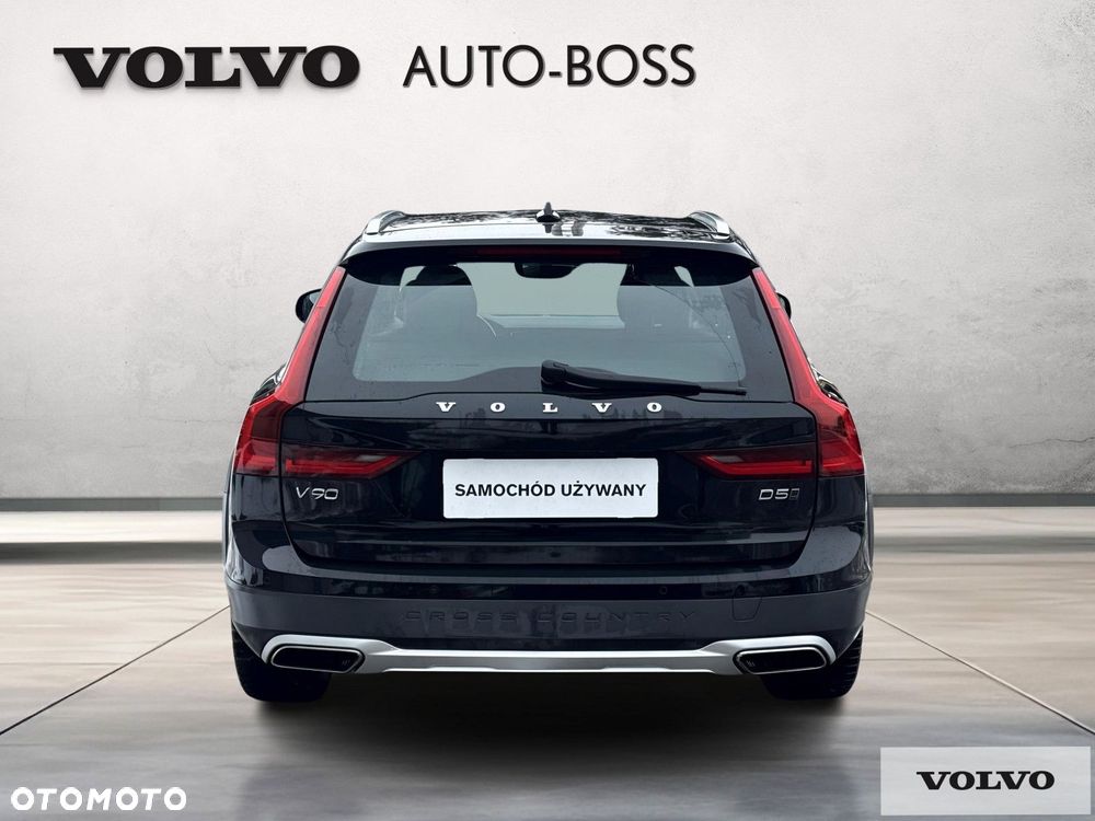 Volvo V90 Cross Country - 4