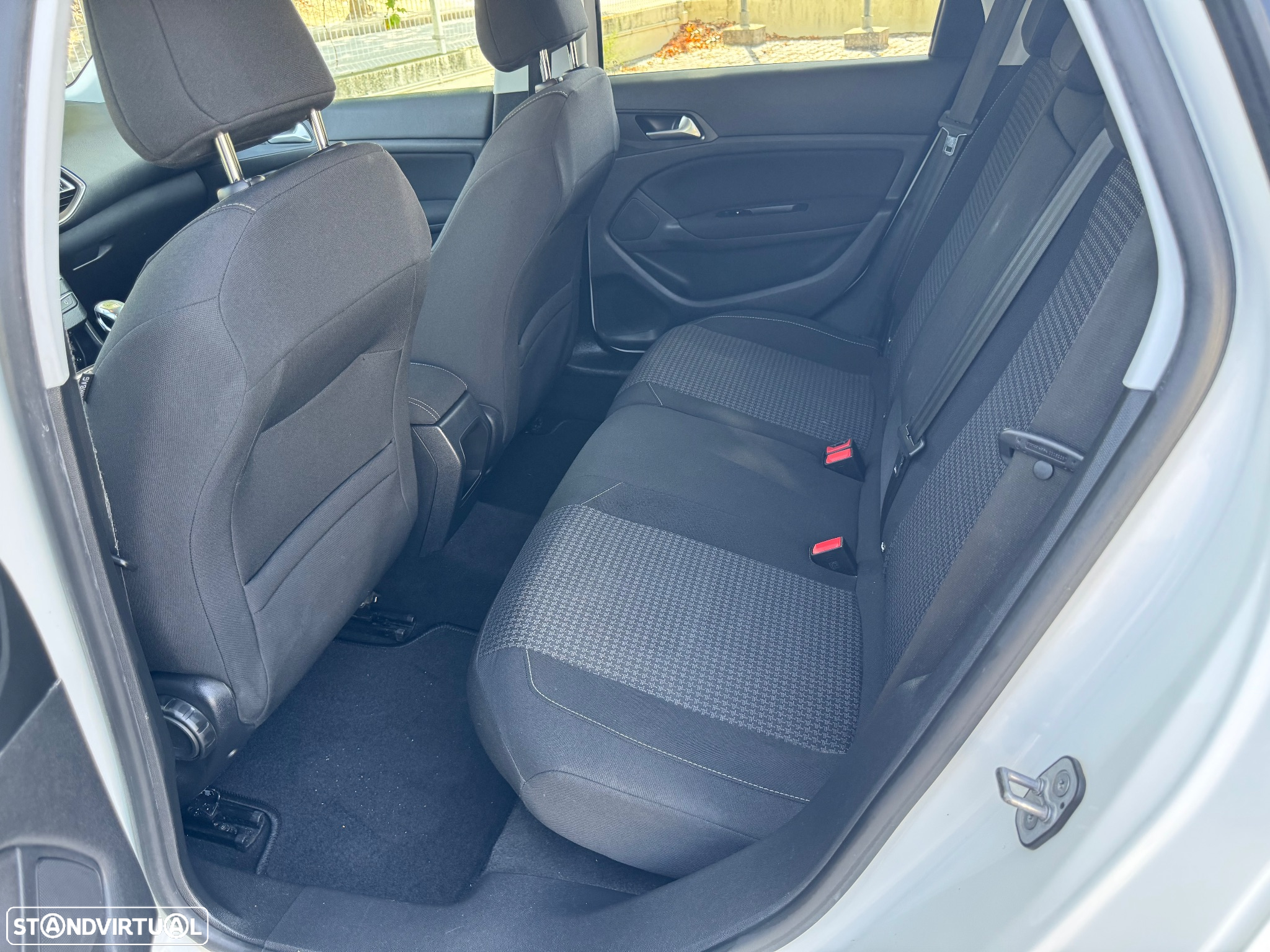 Peugeot 308 SW 1.6 BlueHDi Style - 41